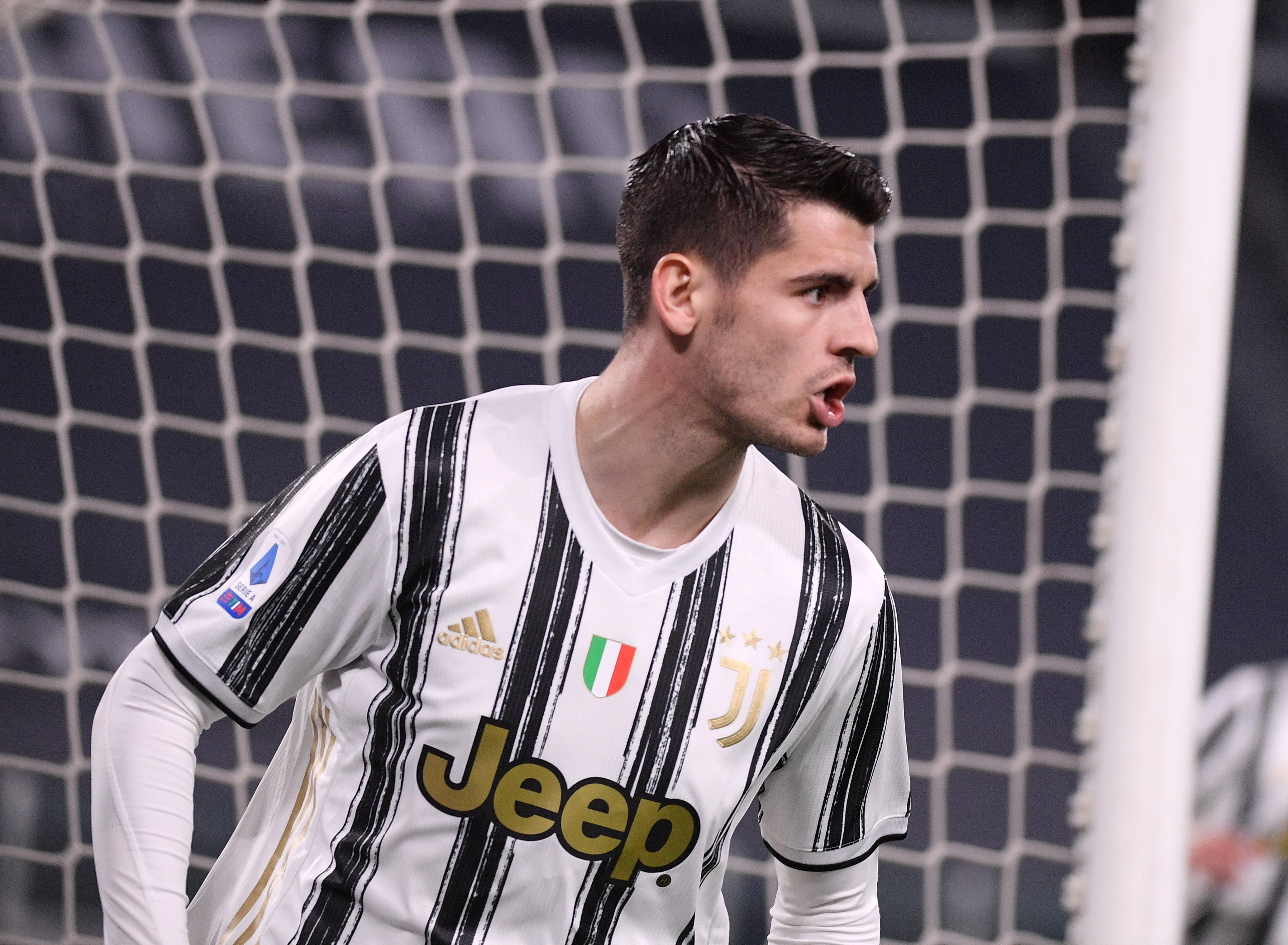 尤文图斯足球明星在国际锦标赛中表现出色