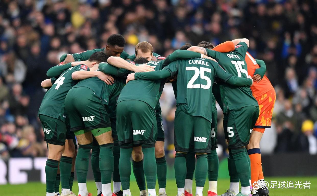 包含米尔沃尔后卫回归训练，球队防守或取得提升的词条