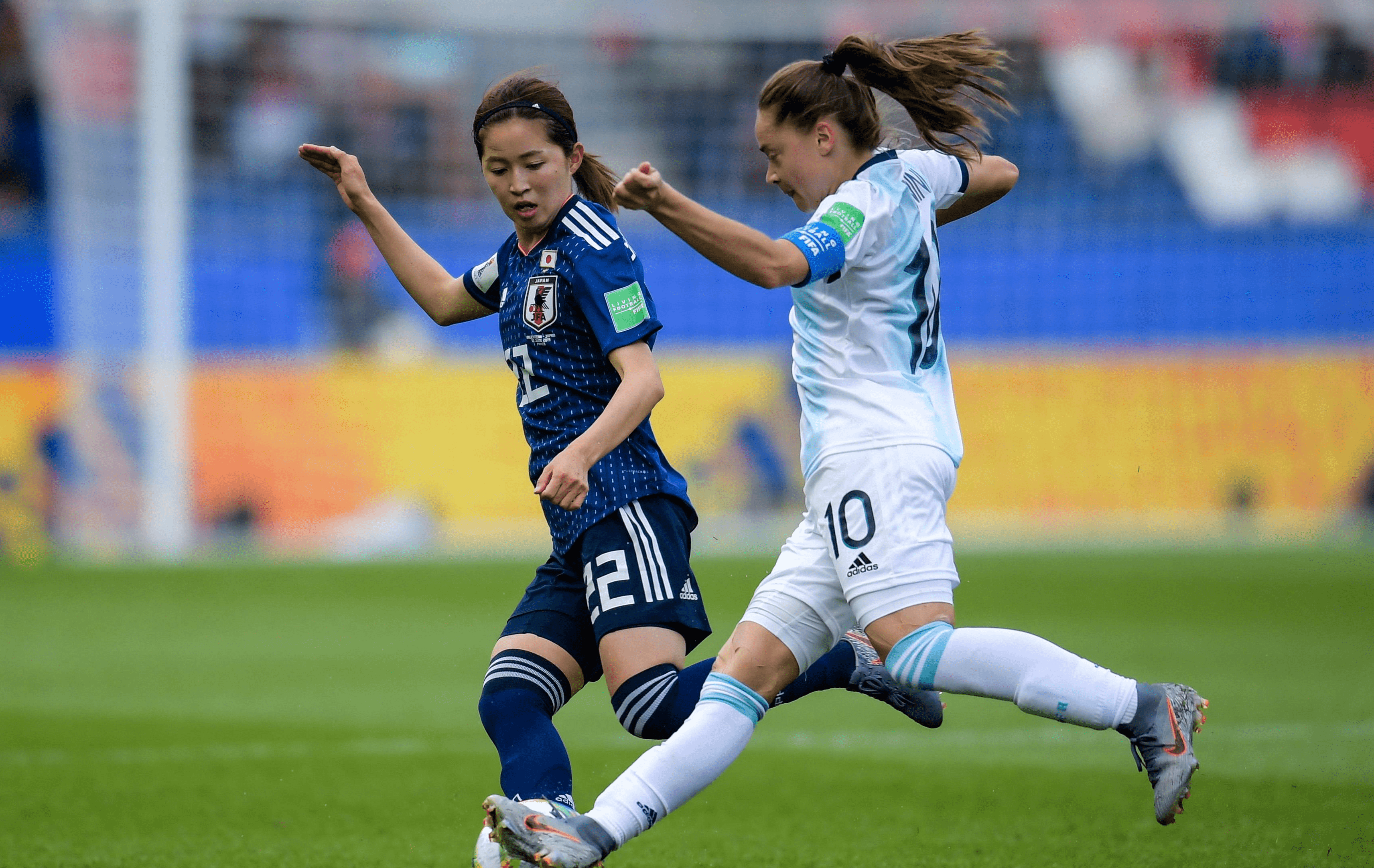 意大利女足团队实力强劲，获得冠军