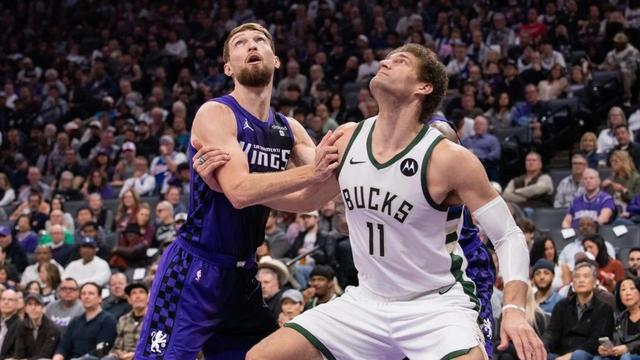 包含雄狮主场击败雄鹿萨博尼斯大号三分绝杀的词条