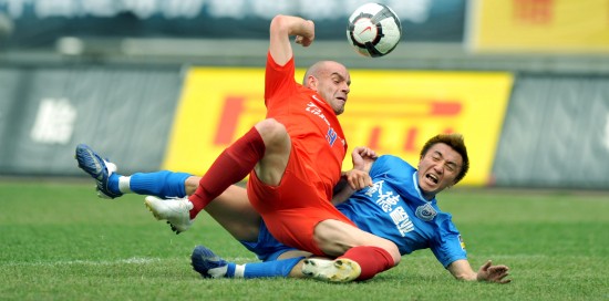 重庆力帆客场逆转，上海上港遭遇背水一战的简单介绍