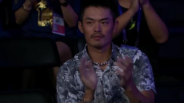 关于惊喜不断！足球明星林丹强势回归赛场的信息