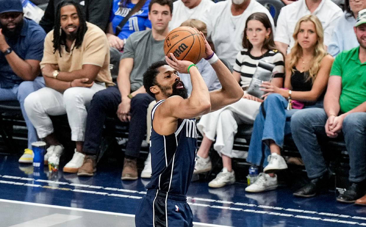 塔图姆三巨头联手，哈登得分突破，独行侠冲击季后赛！