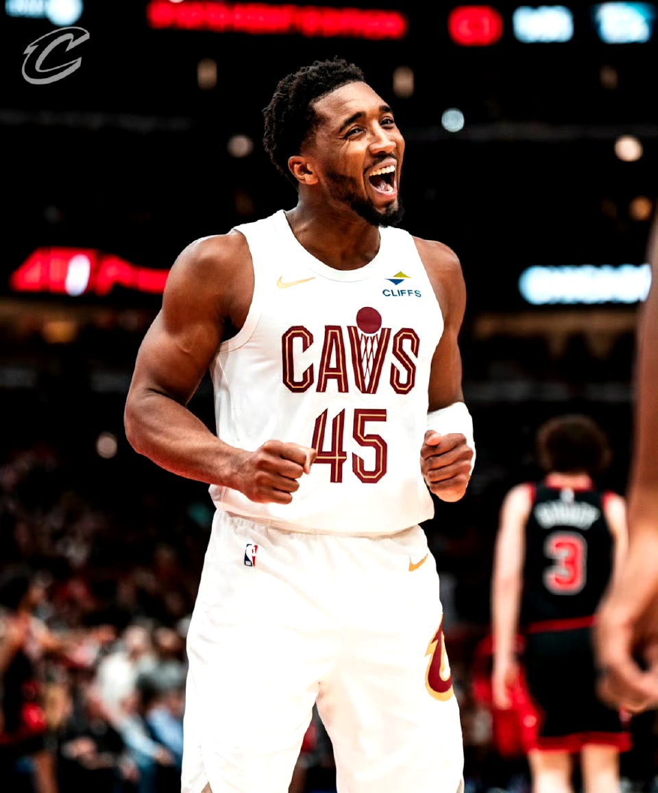 米切尔官方公布新规，魔术引发争议，逆转取胜球迷热议！